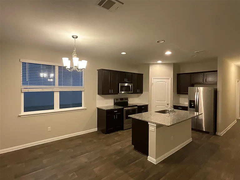 142 Jubilee Dr — Photo 6