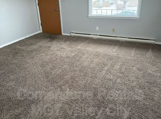 807 3rd St SW, Valley City, ND 58072