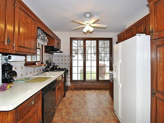4th image of 5 Glenwood St