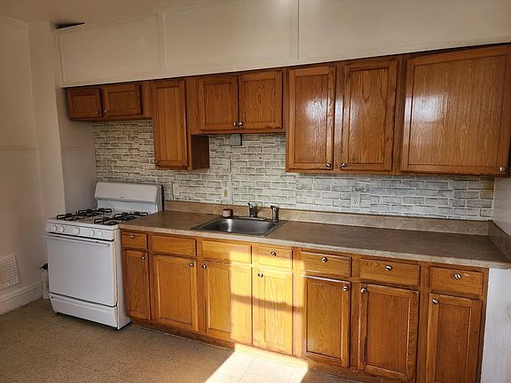 2nd image of 304 Homestead Ave #B