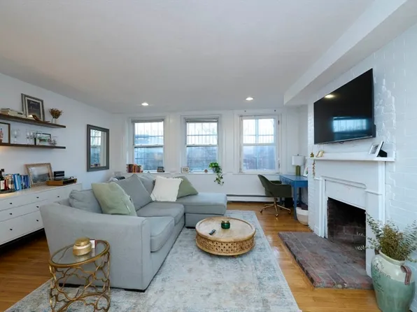 462 Beacon St APT 2, Boston, MA 02115