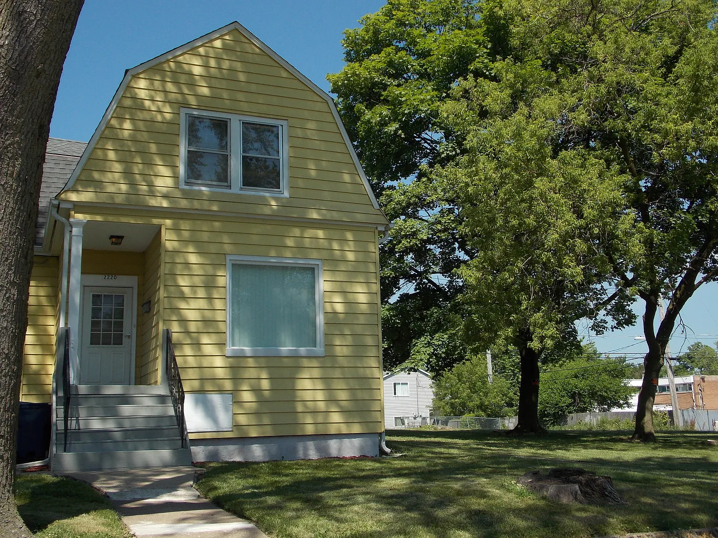 2220 Hervey Ave photo 1