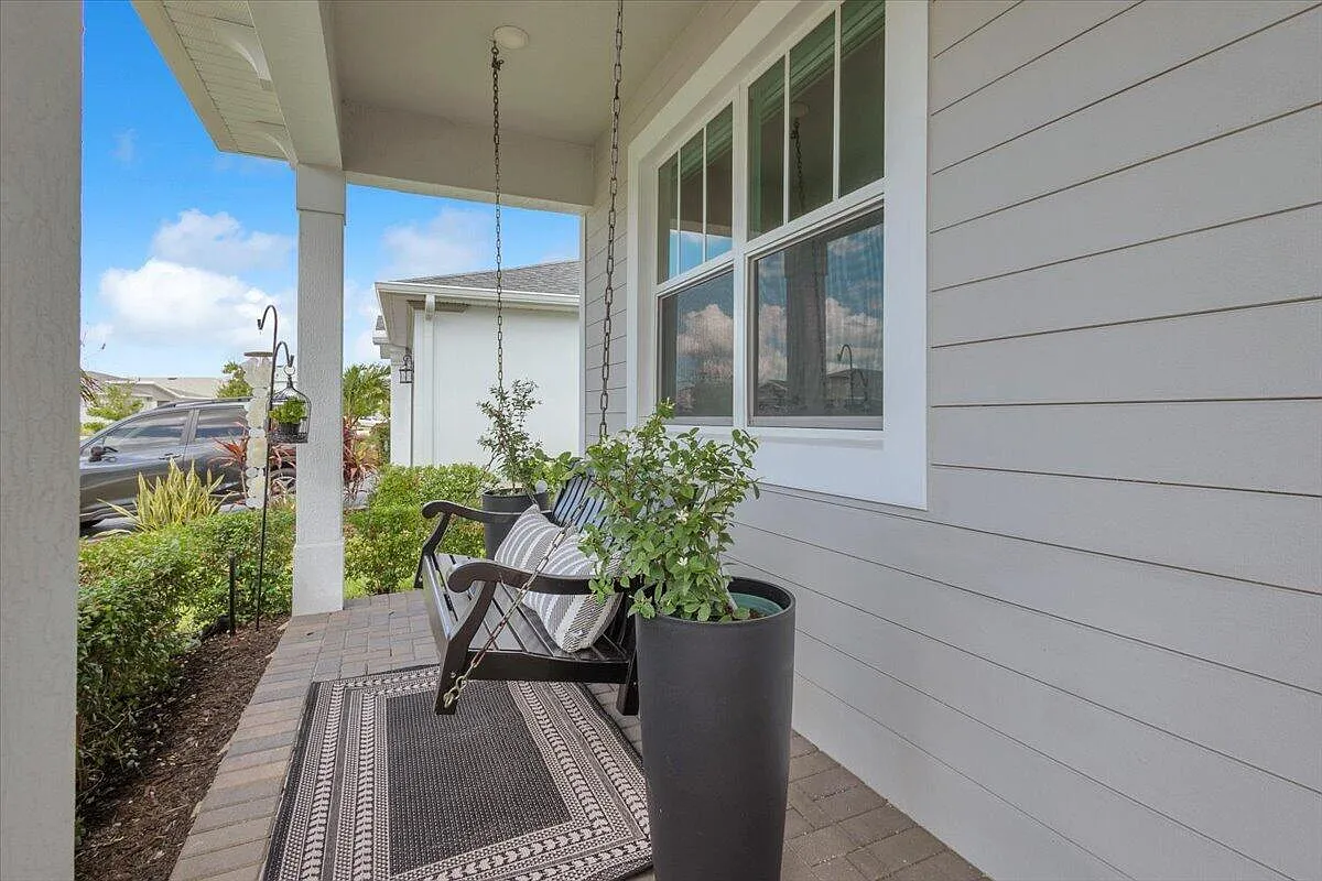 3 bed, 2.0 bath, 1657 sqft, $2,900 — Photo 3
