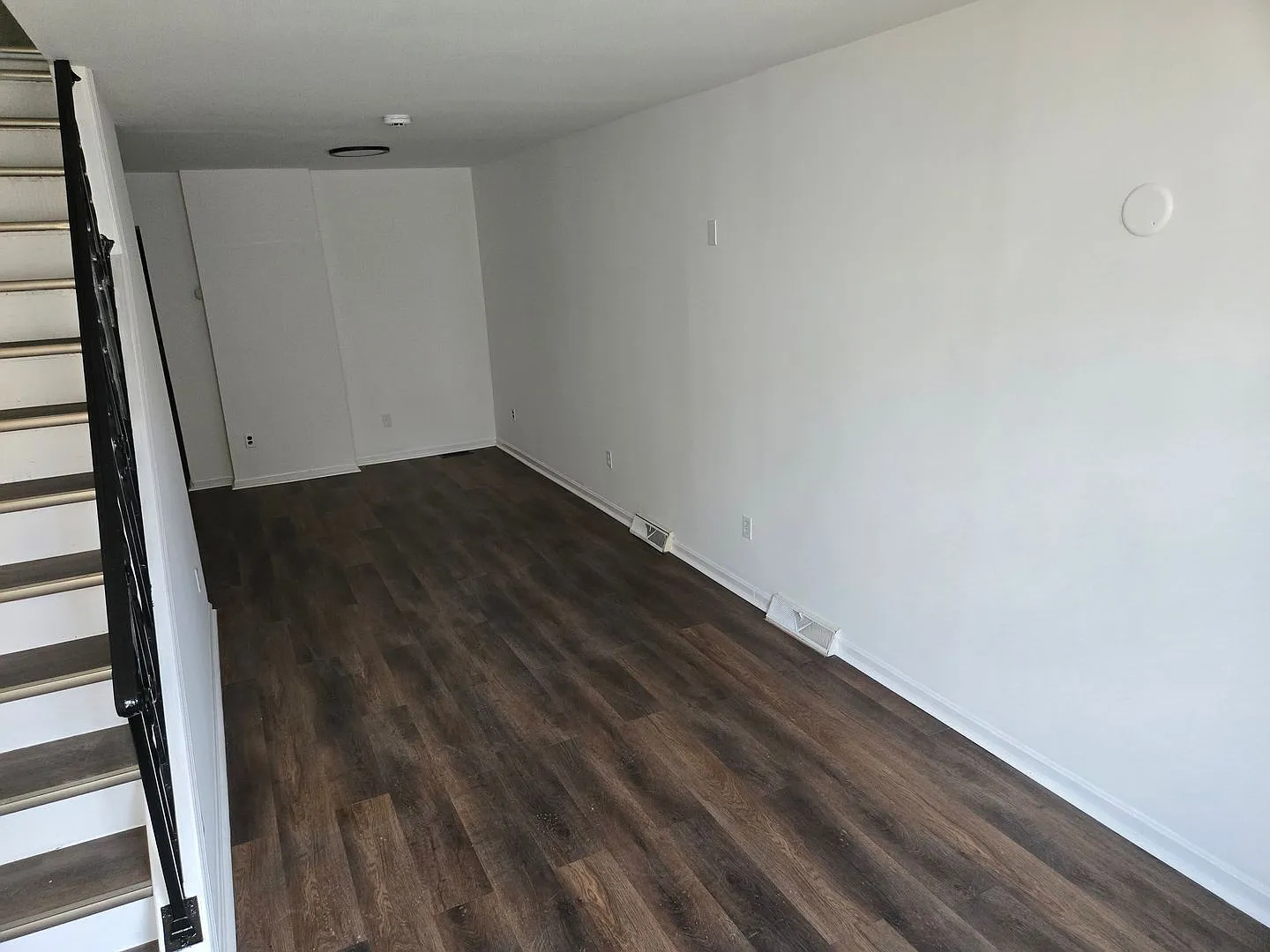 2 Bedroom 1 Bath Townhouse — Photo 3