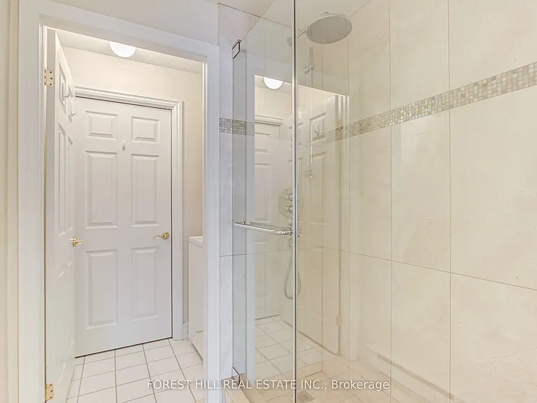 38 Avenue Rd #201 — Photo 30