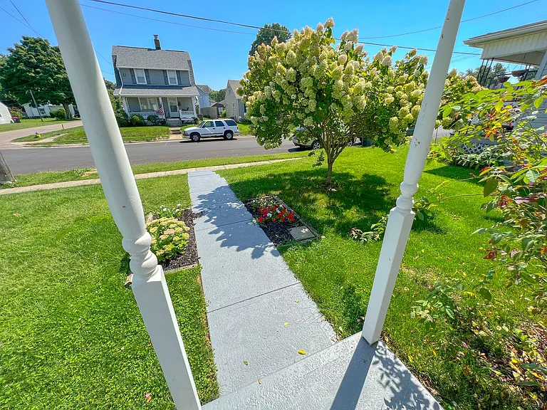 681 Maple Ave — Photo 16