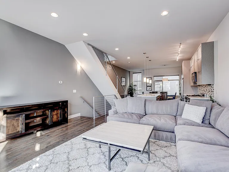 2103 W 32nd Ave #8 — Photo 10