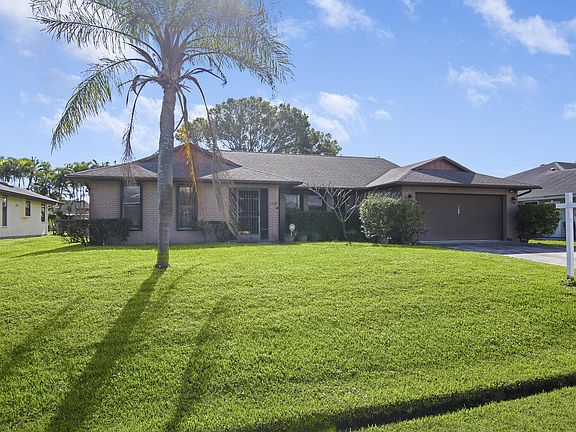 2nd image of 128 NE Sagamore Ter