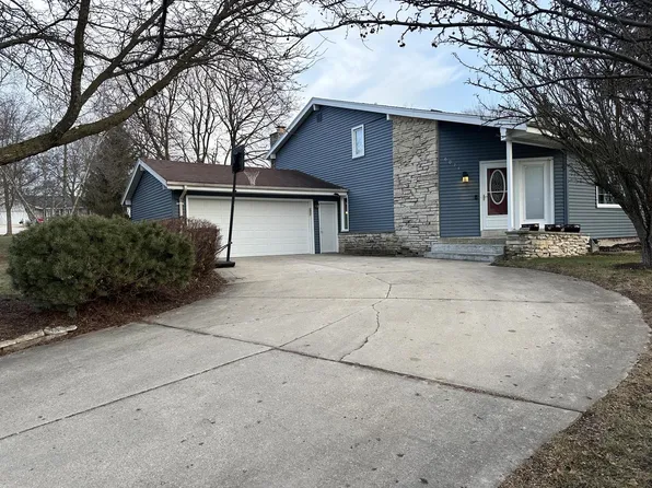 6071 West Hillside COURT, Franklin, WI 53132