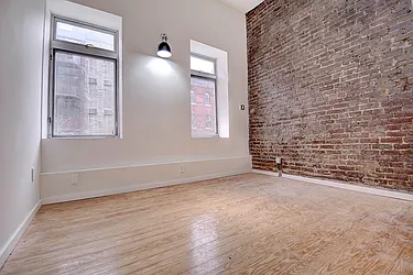 Rented by Urbane Brokerage