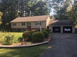 7 Ladyslipper Ln, Hadley, MA 01035
