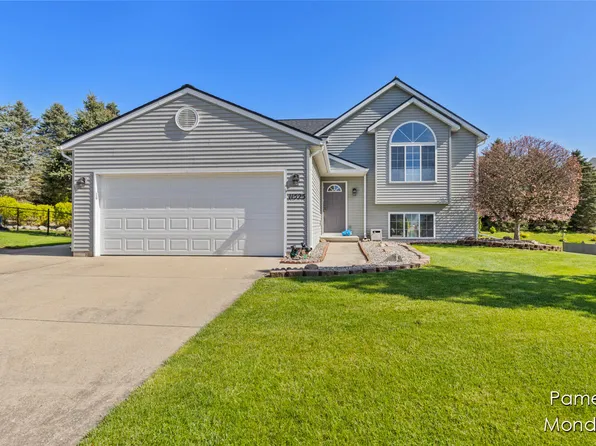 11525 Barnsley Rd SE, Lowell, MI 49331