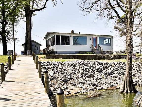 2nd image of 10613 Horseshoe Cir