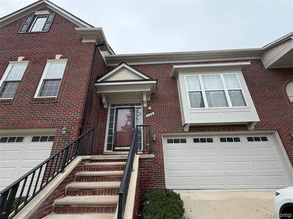 758 Sandalwood Dr, Troy, MI 48085