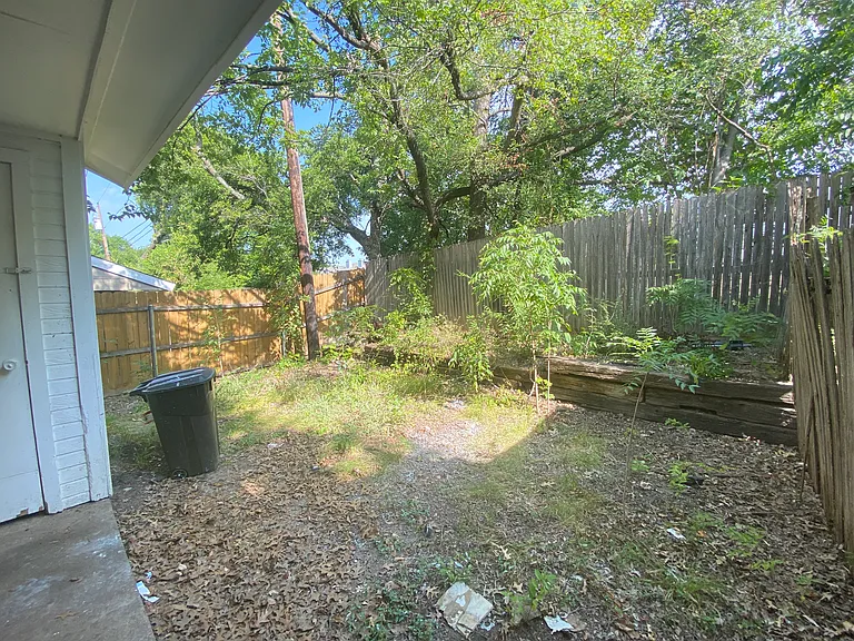 207 Country Bend Dr — Photo 20