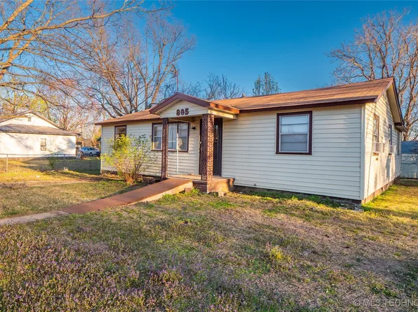 805 N 2nd St, Quinton, OK 74561