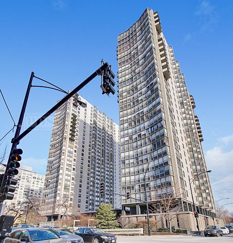 2nd image of 5701 N Sheridan Rd APT 18G