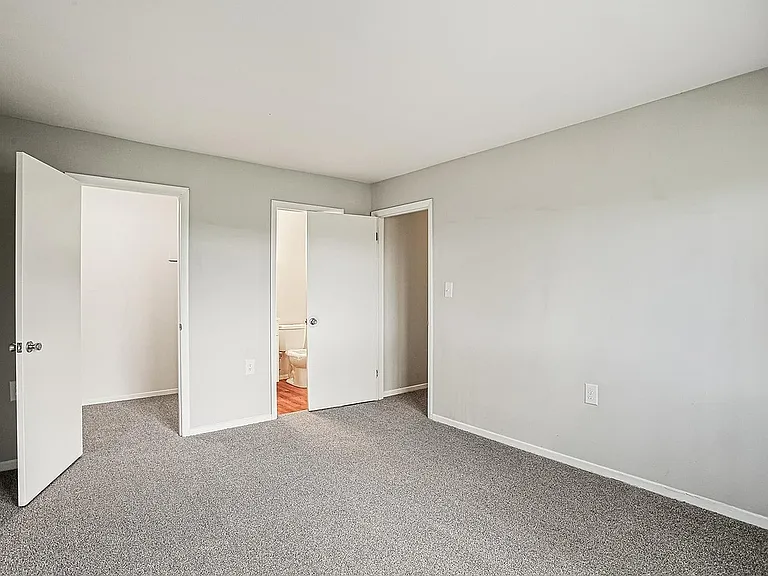 Meadow Creek Apartments — Photo 12