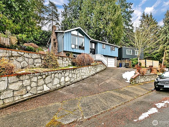 2nd image of 12112 106th Avenue NE