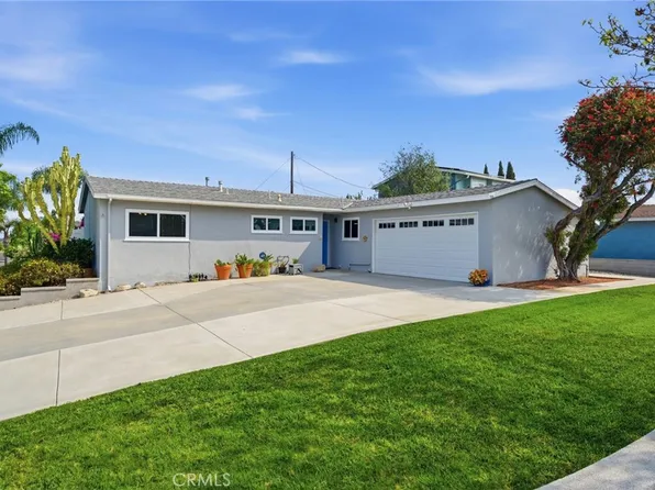 956 W Wilson St, Costa Mesa, CA 92627