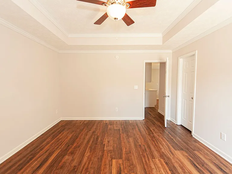1124 Stafford Dr — Photo 22