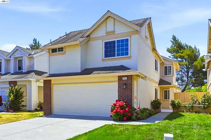 34561 Winslow Ter — Photo 1
