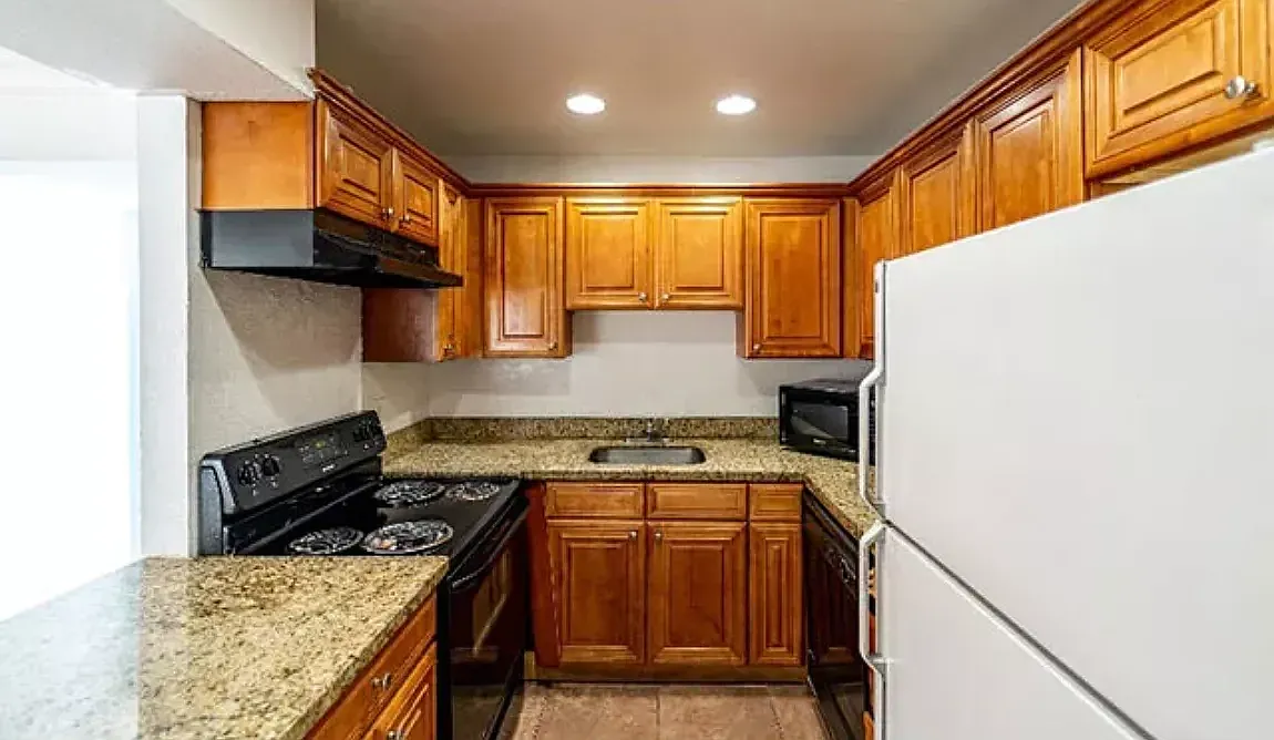 Tropical View Apartments — Photo 1