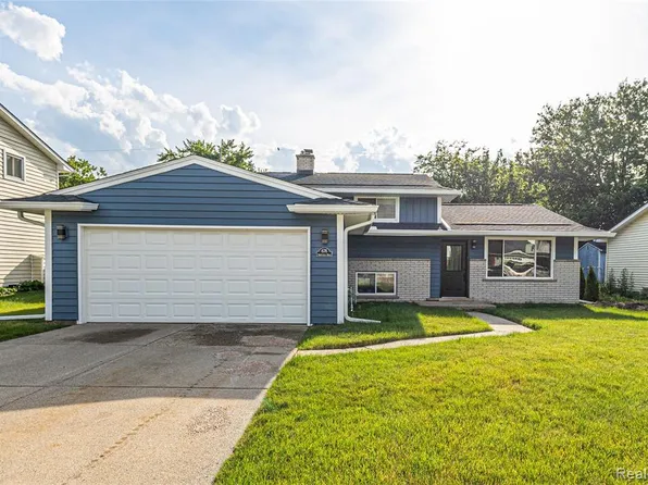 676 Sheffield Rd, Auburn Hills, MI 48326