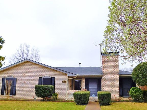 2nd image of 2622 Sam Houston Dr
