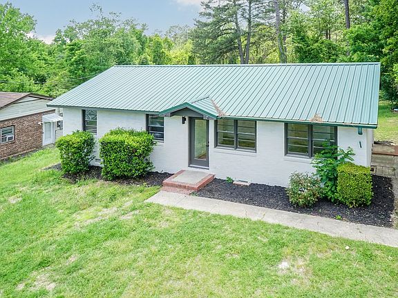 3rd image of 634 Woodburn Dr