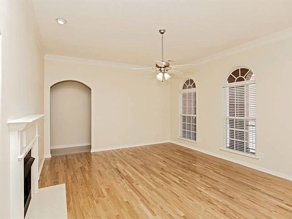 3rd image of 228 Spirit Hill Cir