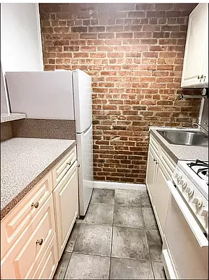 Rented by Cayenne Realty Group | media 3