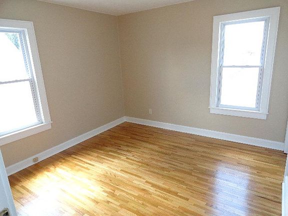 3rd image of 1106 Moreland Ave