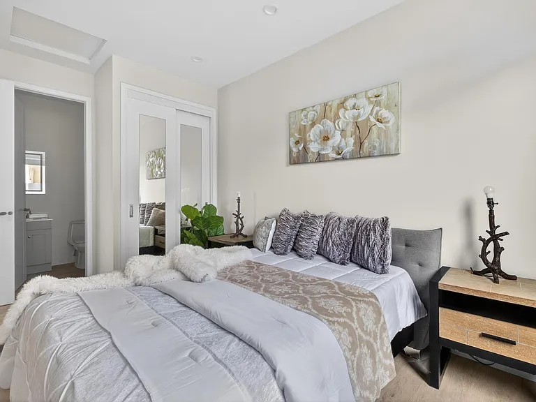 24676 Woodward Ave #C — Photo 10