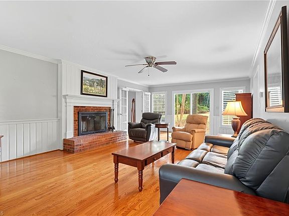 4th image of 5985 Woodfield Dr