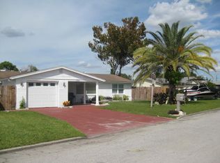 3709 Cedarwood Dr, Holiday, FL 34691