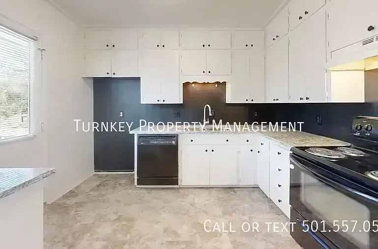 13 Wesley Dr — Photo 3