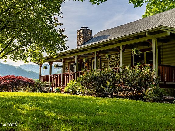 4th image of 918 Country Ln