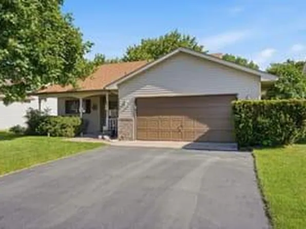 7230 38th St N, Oakdale, MN 55128