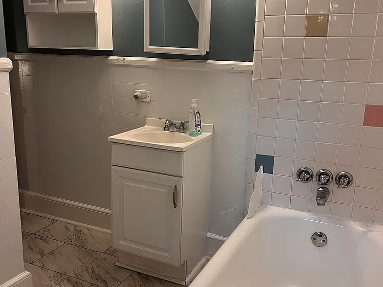 112 N Harrisburg St #6 — Photo 1