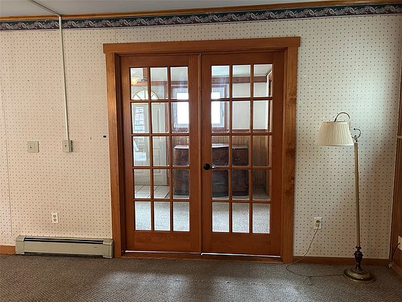 3rd image of 210 Blackstone Dr