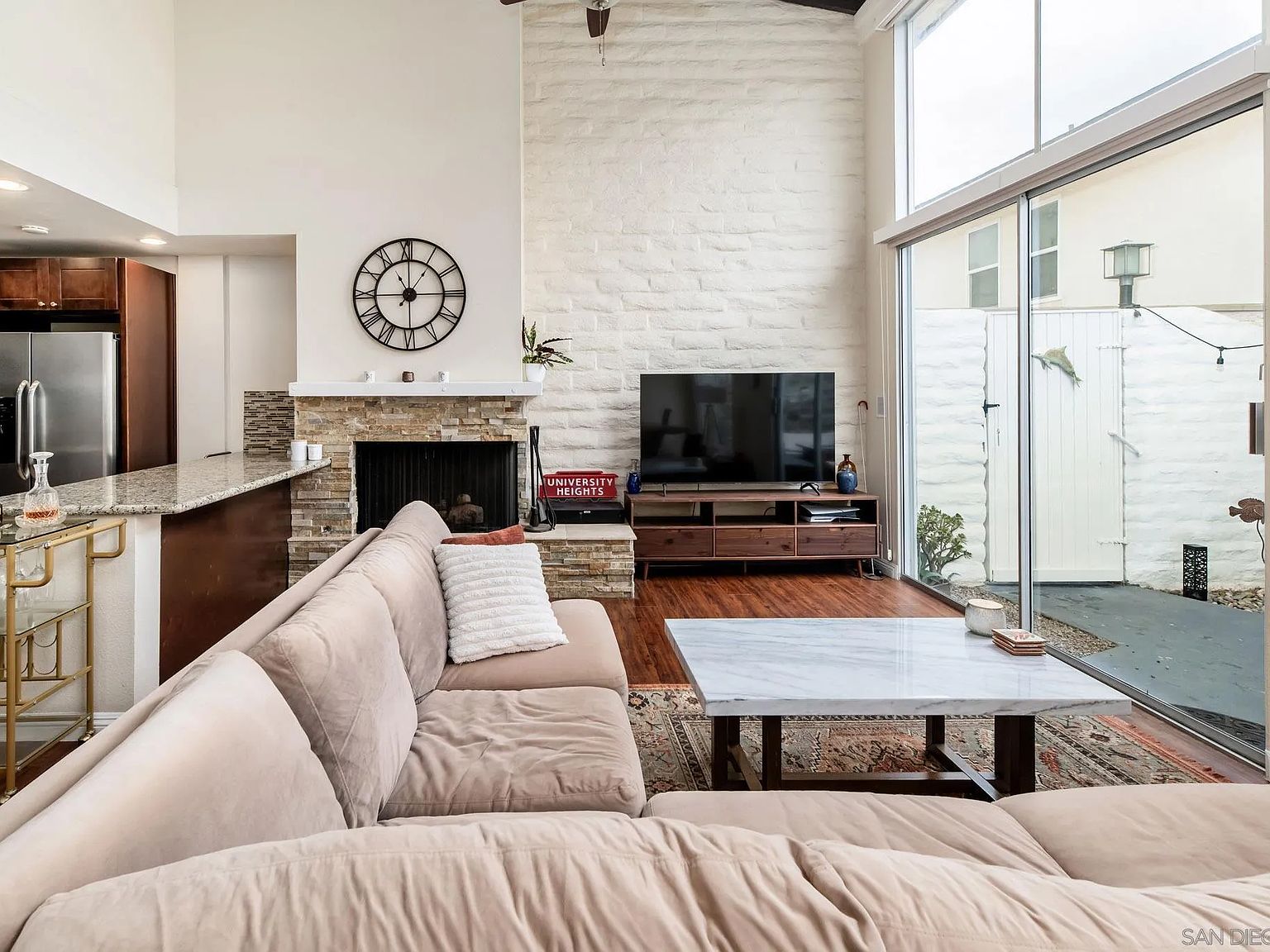 2544 Navarra Dr Unit 4