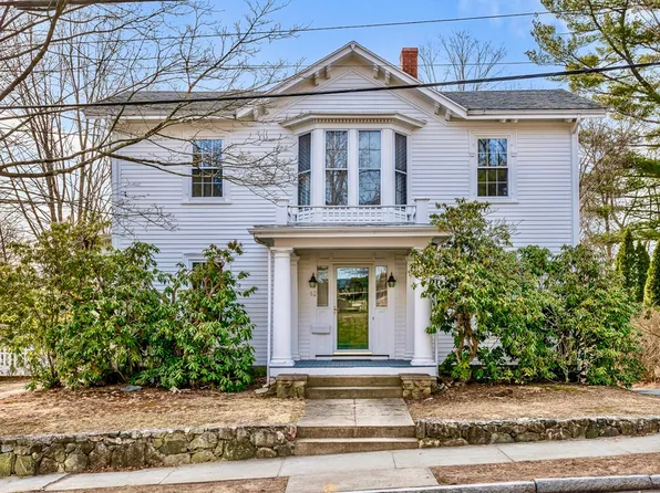 62 Linden St, Reading, MA 01867