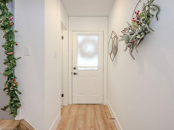 5th image of 53 Deerpath Dr