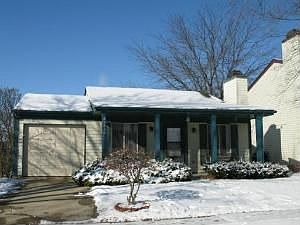 1st image of 2S638 Cynthia Dr