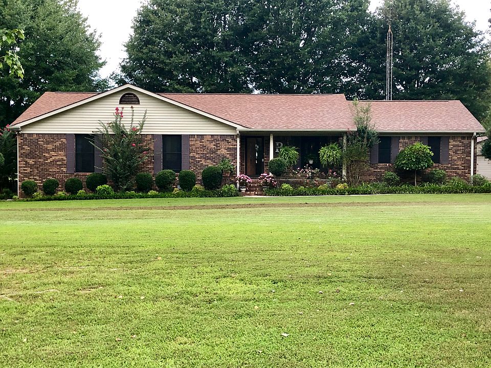 Beautifully landscaped yard