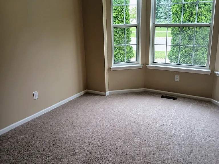 3200 Monument — Photo 10