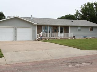726 W 11th St, Winner, SD 57580