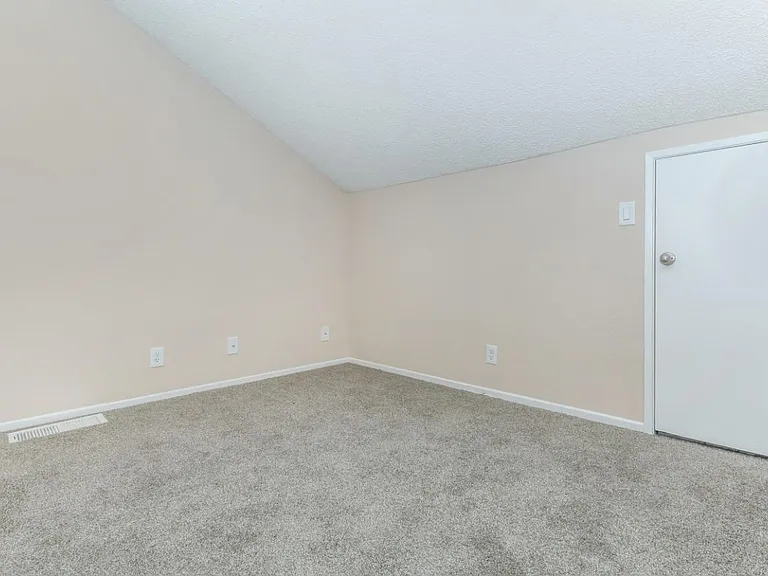 Madison Park Apartments — Photo 29