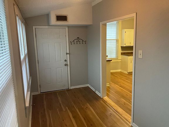 4th image of 1714 Creswell Ave